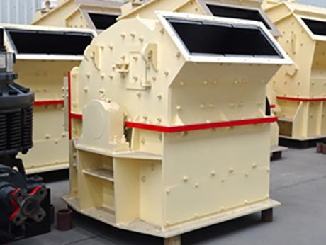 破碎含水20%左右的爐渣，要求一小時20-30噸，用什么設備加工比較好