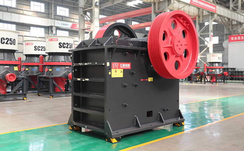 葉臘石破碎機(jī)