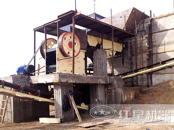 顎式破碎機(jī)加工現(xiàn)場