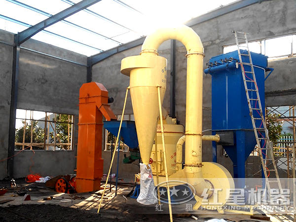 磨粉機(jī)現(xiàn)場圖