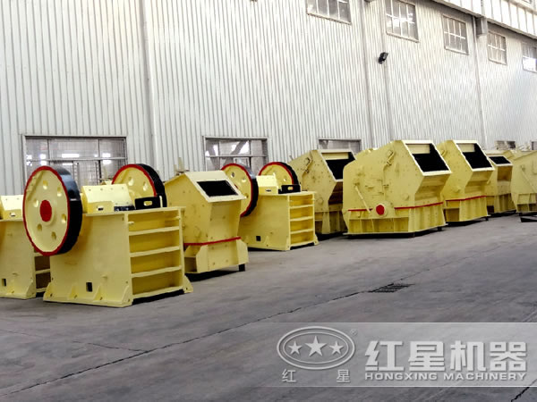 花崗巖破碎機生產(chǎn)車間