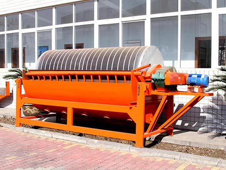 河南地區(qū)鉀長(zhǎng)石磁選機(jī)制造廠哪個(gè)好？生產(chǎn)的型號(hào)有哪些？