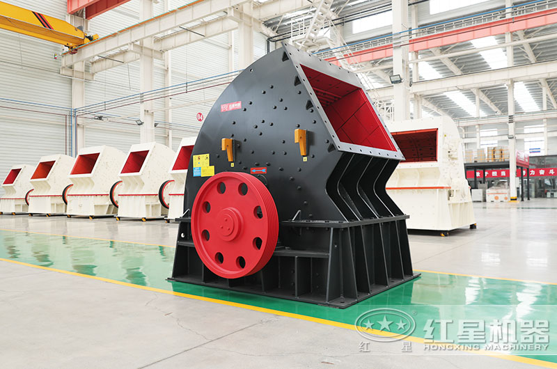 花崗巖錘式破碎機(jī)圖片