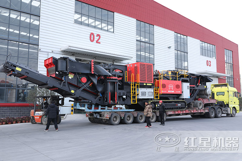 履帶液壓巖石破碎機紅星機器車間發(fā)貨