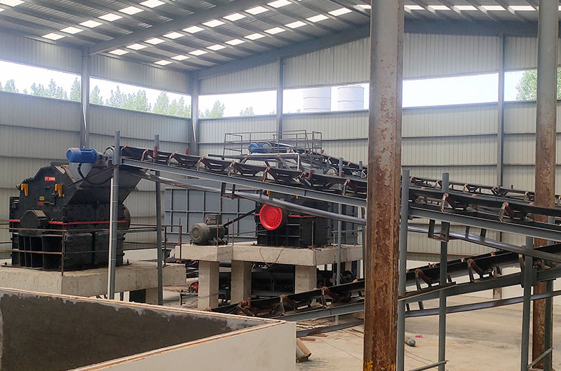 安徽1615重錘式破碎機(jī)現(xiàn)場