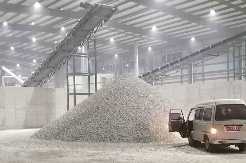 碎石粉沙機小型的，產(chǎn)量20-30方多少錢？型號推薦