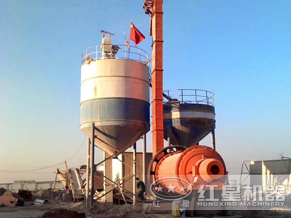 高細高產(chǎn)球磨機作業(yè)現(xiàn)場