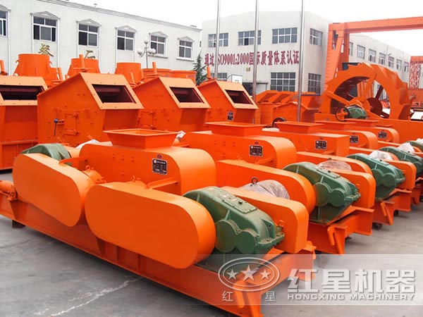 齒輥式破碎機(jī)整齊擺放圖