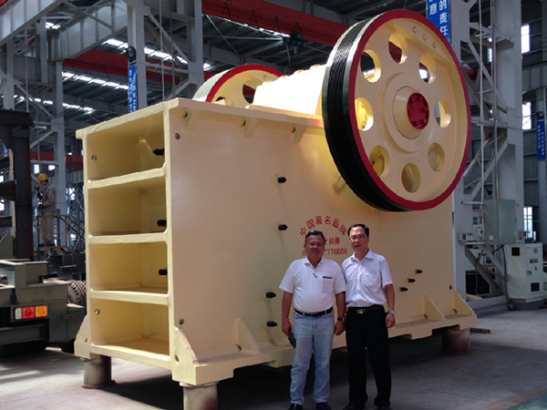 大型破碎機設(shè)備