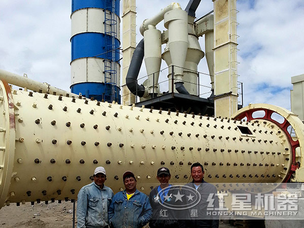 鎳礦球磨機現(xiàn)場圖