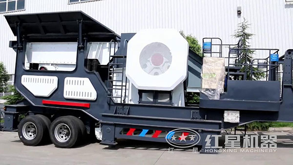 移動(dòng)破碎站廠區(qū)實(shí)拍