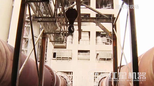 回轉(zhuǎn)窯工作現(xiàn)場(chǎng)圖一