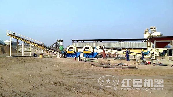 洗砂機(jī)工作現(xiàn)場(chǎng)圖