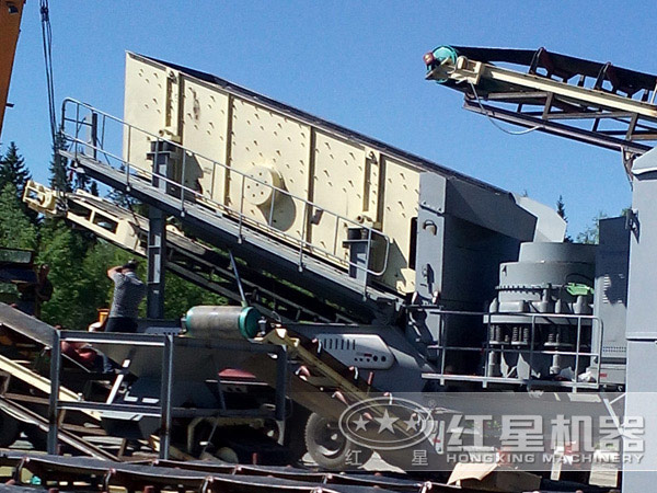 圓錐移動(dòng)破碎站客戶(hù)現(xiàn)場(chǎng)實(shí)拍三