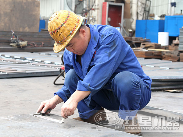 活性炭破碎機(jī)選材車間