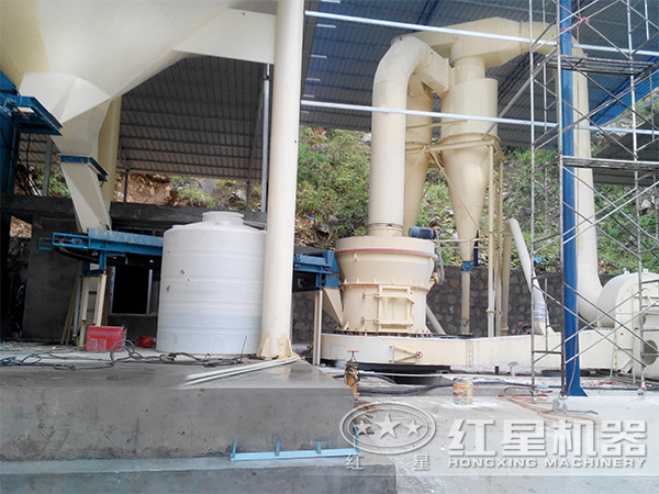 廣西客戶雷蒙磨粉機(jī)現(xiàn)場實(shí)拍