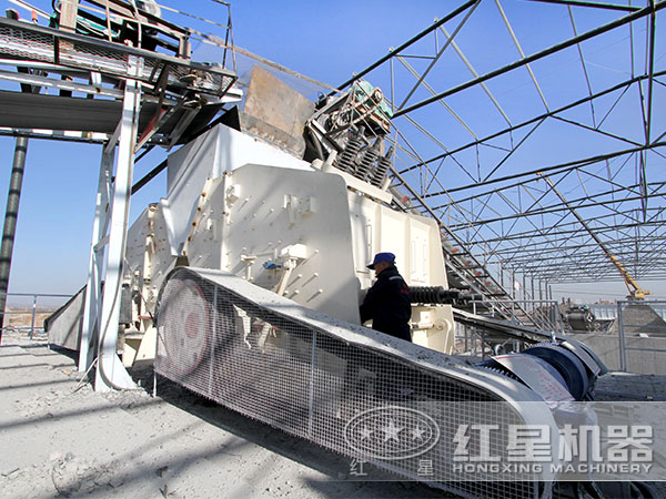 環(huán)保型石子破碎機現(xiàn)場