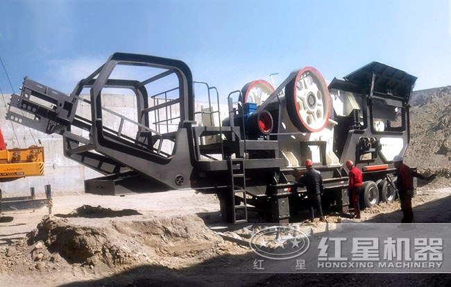 鵝卵石移動破碎站生產(chǎn)現(xiàn)場