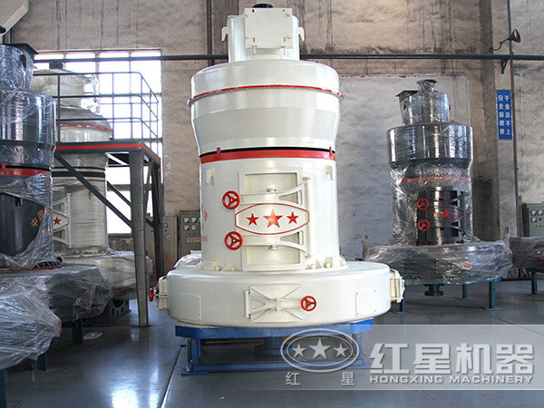 雷蒙磨粉機生產(chǎn)車間