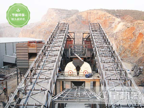 多臺(tái)錘頭破碎機(jī)工作現(xiàn)場(chǎng)