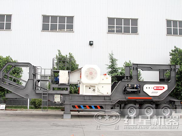 汽車車載移動(dòng)碎石機(jī)高清實(shí)拍