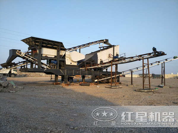移動(dòng)石子生產(chǎn)線現(xiàn)場(chǎng)