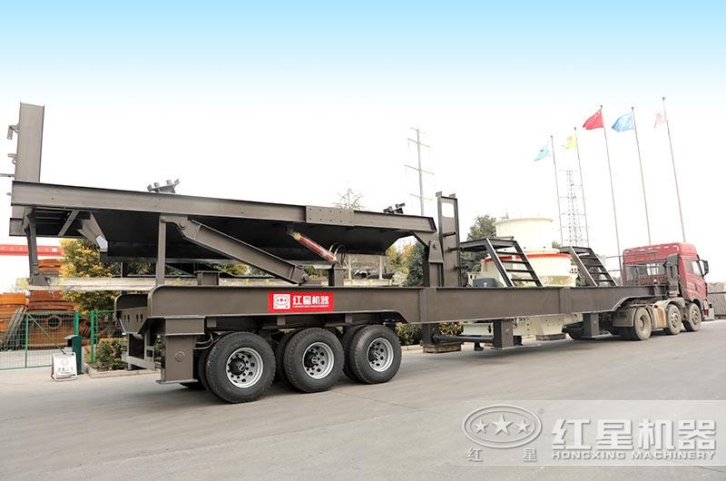 移動(dòng)碎沙機(jī)發(fā)車進(jìn)行中