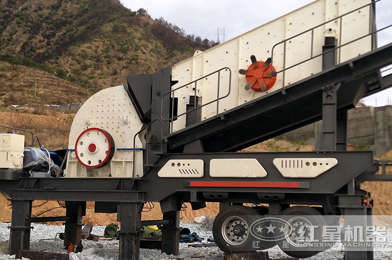 移動重錘式破碎機現(xiàn)場