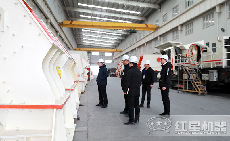 來紅星考察設(shè)備的大都是個人想要開辦砂石場