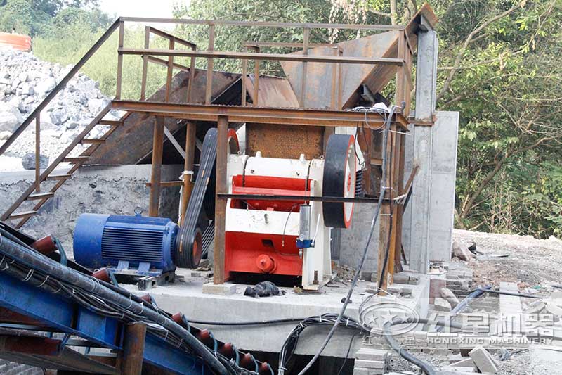 一天500噸碎石子現(xiàn)場(chǎng)