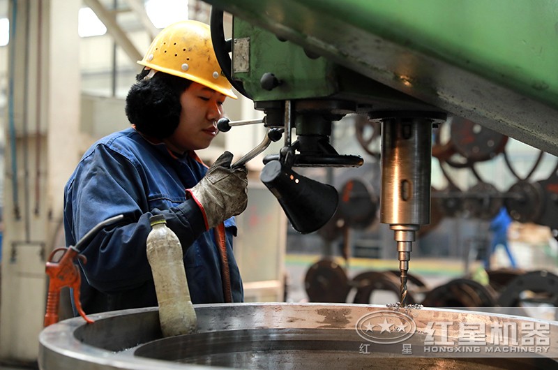 打砂機生產(chǎn)車間