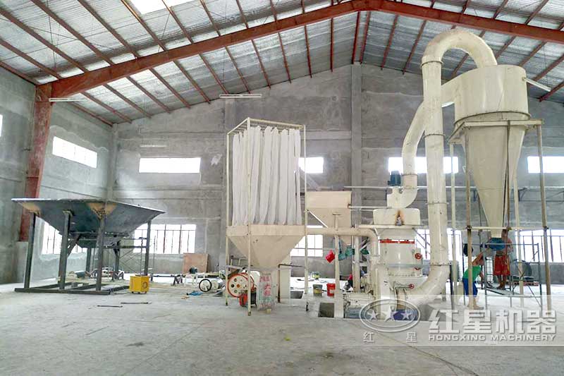 超細(xì)磨粉機(jī)安裝現(xiàn)場(chǎng)