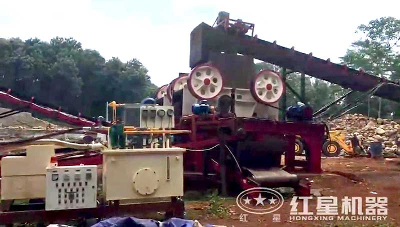 印尼河石破碎生產(chǎn)線細(xì)顎式破碎機
