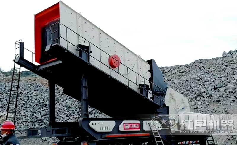 輪胎式移動反擊破加工煤炭現(xiàn)場