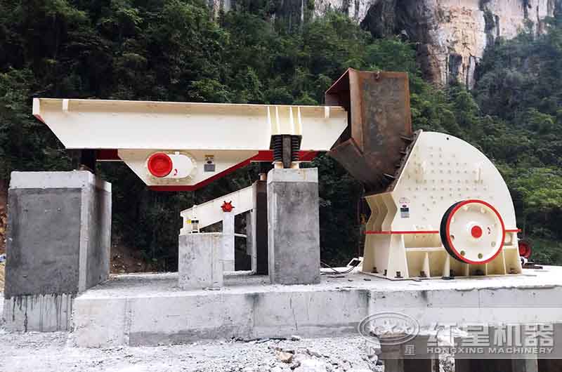 重錘式破碎機作業(yè)現(xiàn)場