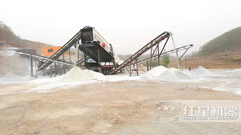 車載碎石機現(xiàn)場實拍