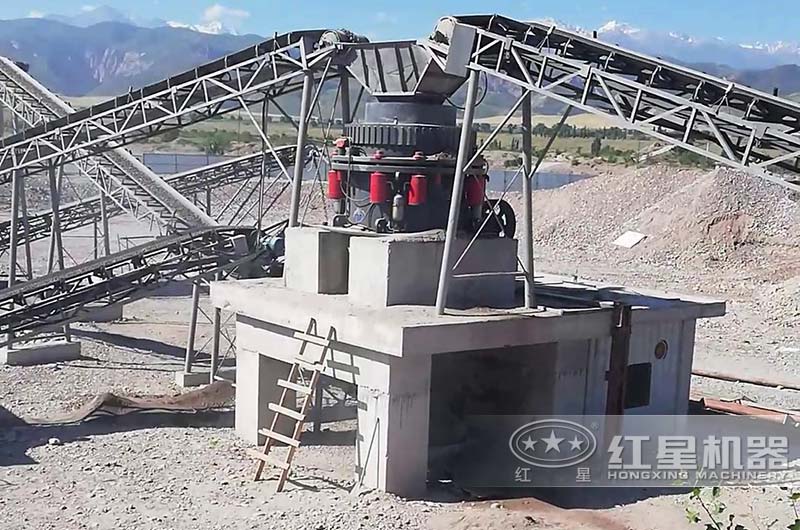 圓錐破碎機(jī)安裝現(xiàn)場(chǎng)