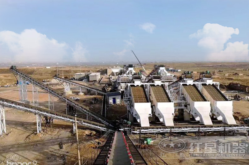 大型石料廠使用的振動(dòng)篩分機(jī)