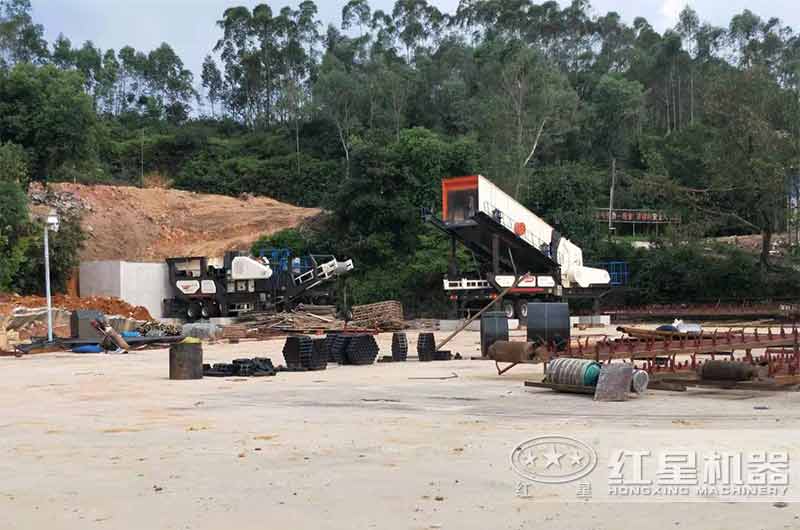 河南新鄉(xiāng)車載式移動破碎機(jī)現(xiàn)場實(shí)拍