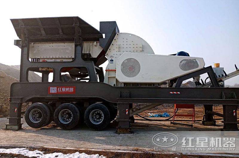 移動式塊煤錘破碎機(jī)現(xiàn)場