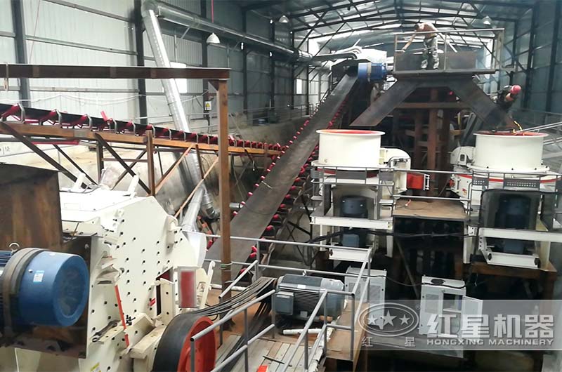 碎石制沙機械加工現(xiàn)場