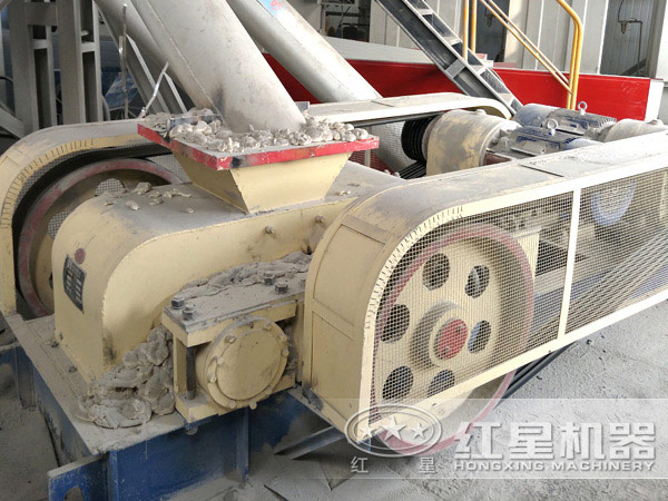 對輥破碎機(jī)生產(chǎn)現(xiàn)場圖