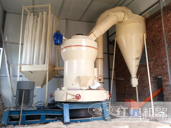 葉臘石磨粉機(jī)現(xiàn)場(chǎng)圖